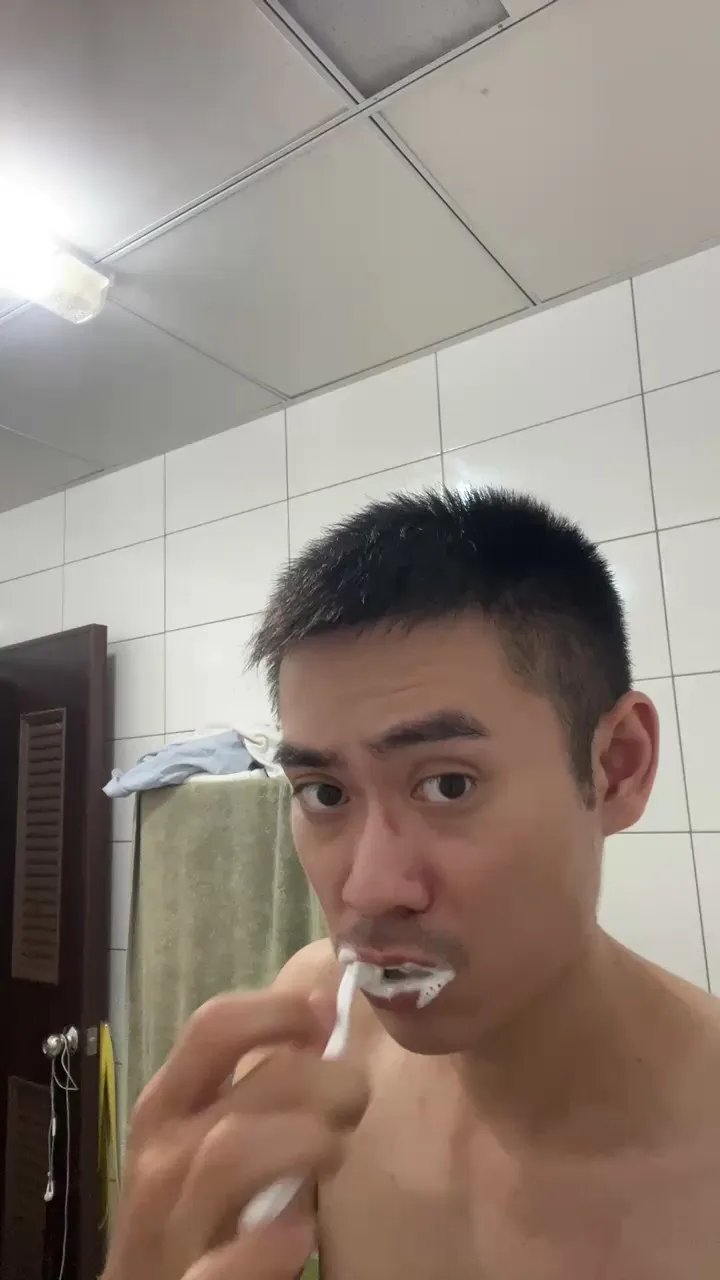 Offline H0119 on Cam4