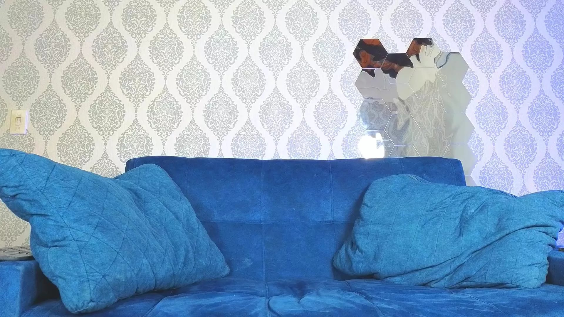 Offline Michaell_twinks on Cam4