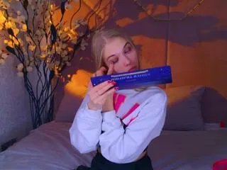 Offline chloe_lins on Flirt4Free