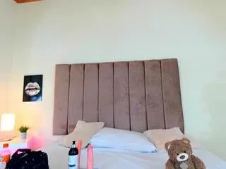 Freechat lana_larsen on Flirt4Free