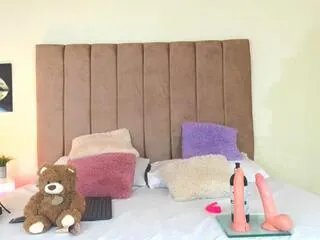 Freechat lana_larsen on Flirt4Free