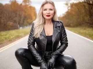 Offline Horny_Stepmom on Streamate