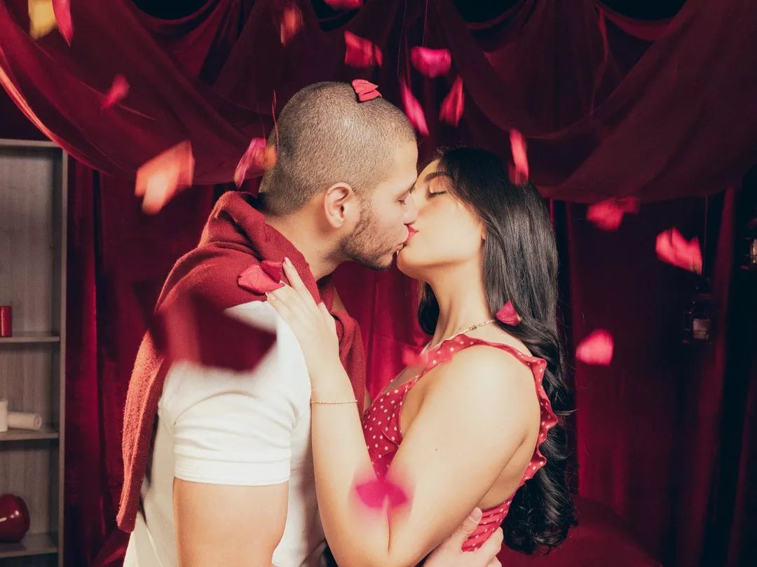 Offline Paulina_Estrada on Streamate