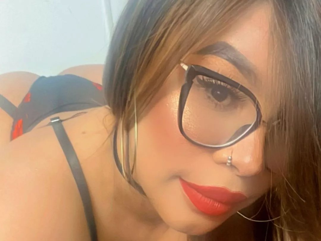 Offline ValerieHarris on Streamate