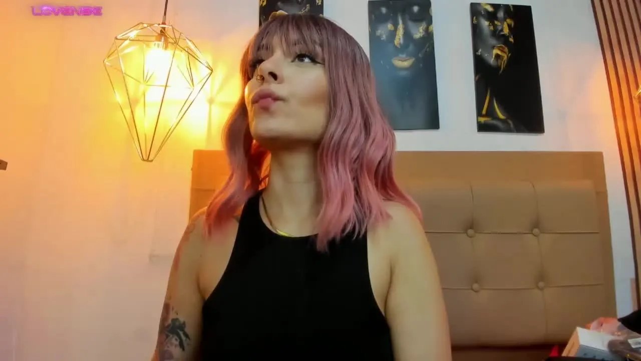 Offline AlesziaRose on Streamray