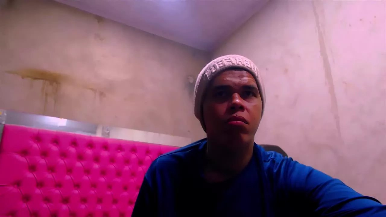 Offline crishottersTS on Streamray